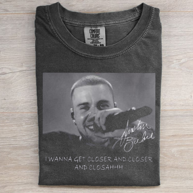 Retro pop singer T-shirt