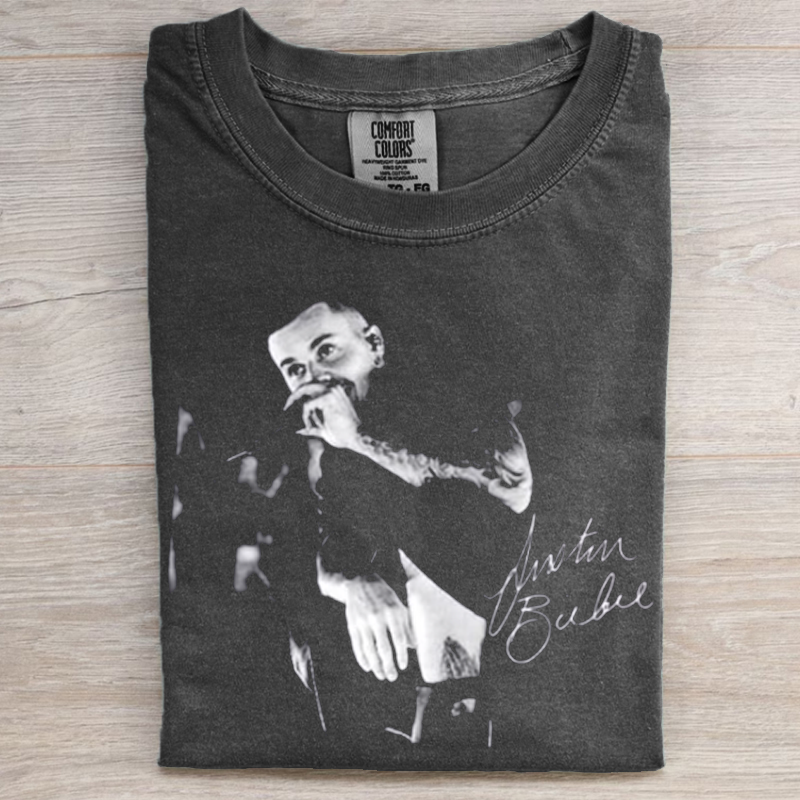 Retro pop singer T-shirt
