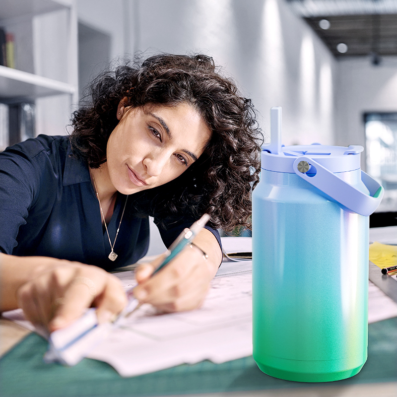 Gradient 64oz Travel Mug with Straw