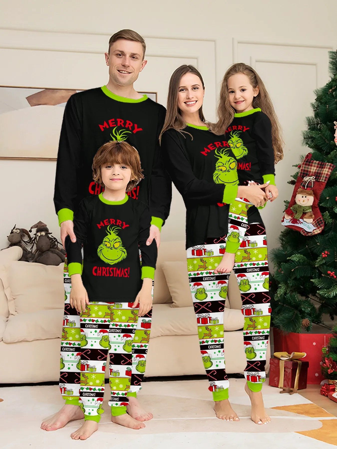 Little Maven Christmas family matching pajama set