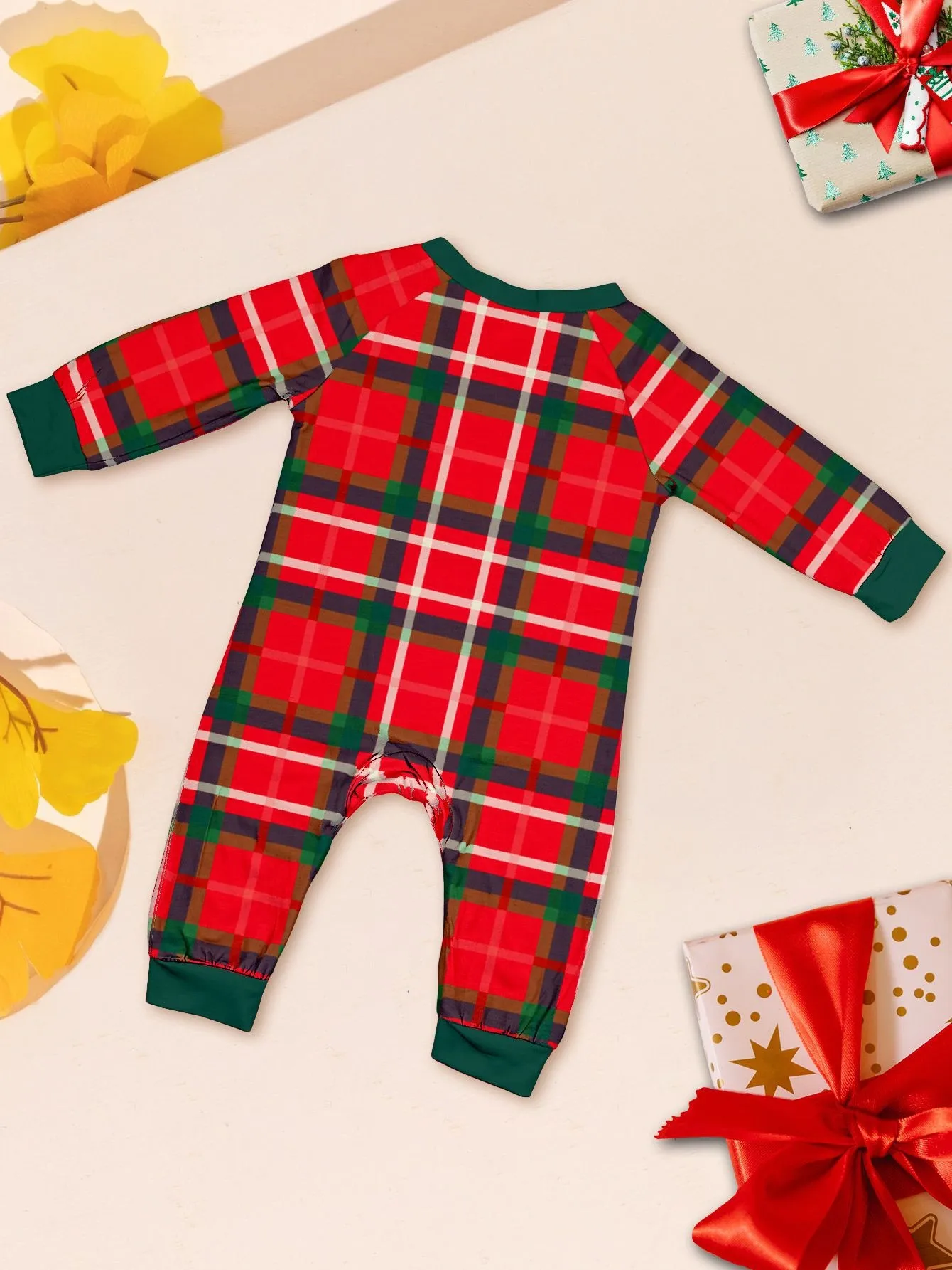 Family Matching Christmas Tree Letter Print Pajamas Set