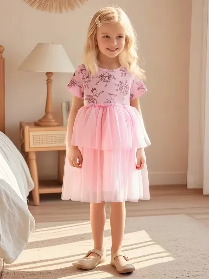Little Maven Toddler girl wearing character print princess dress