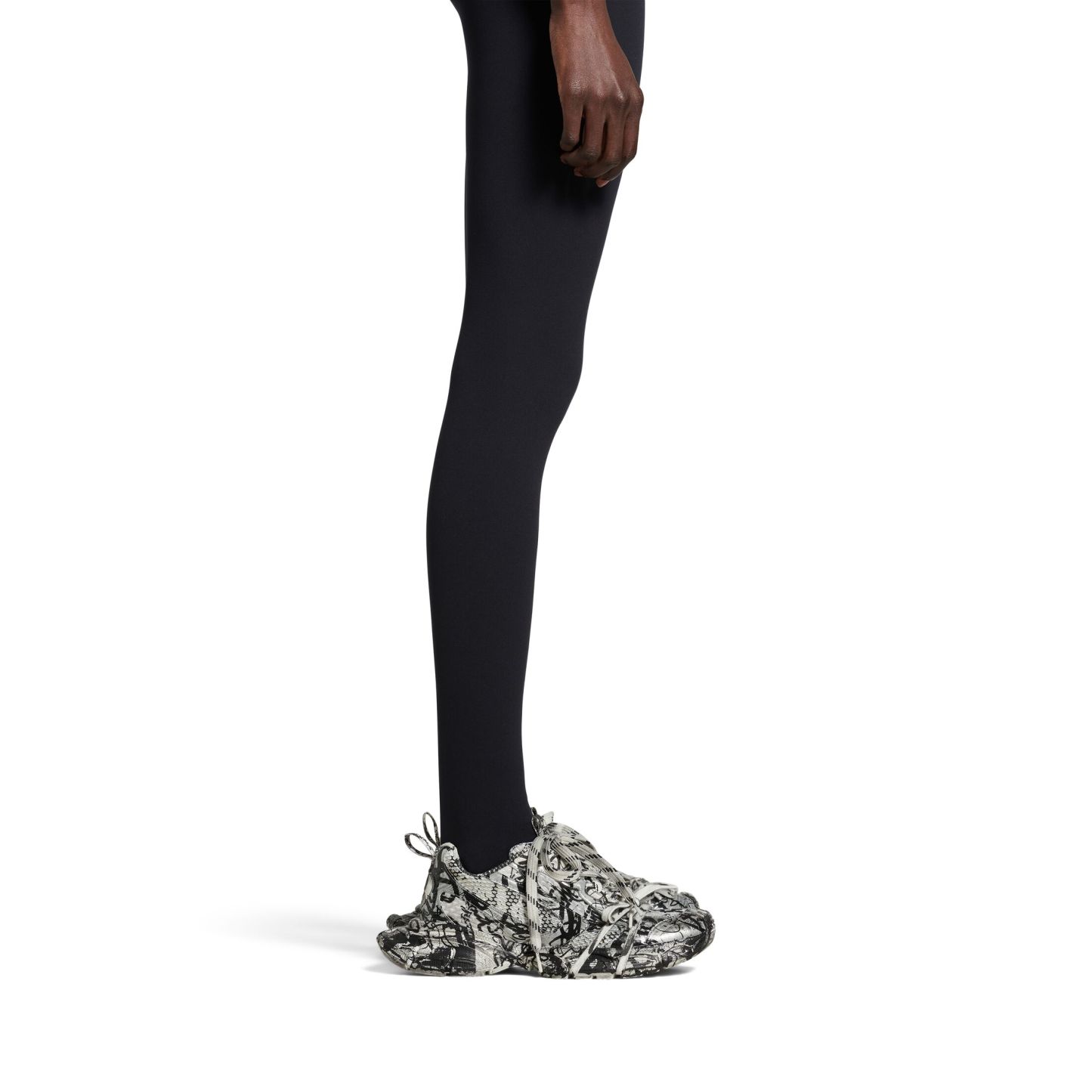 WOMEN'S 3XL EXTREME GRAFFITI SNEAKER IN WHITE/BLACK