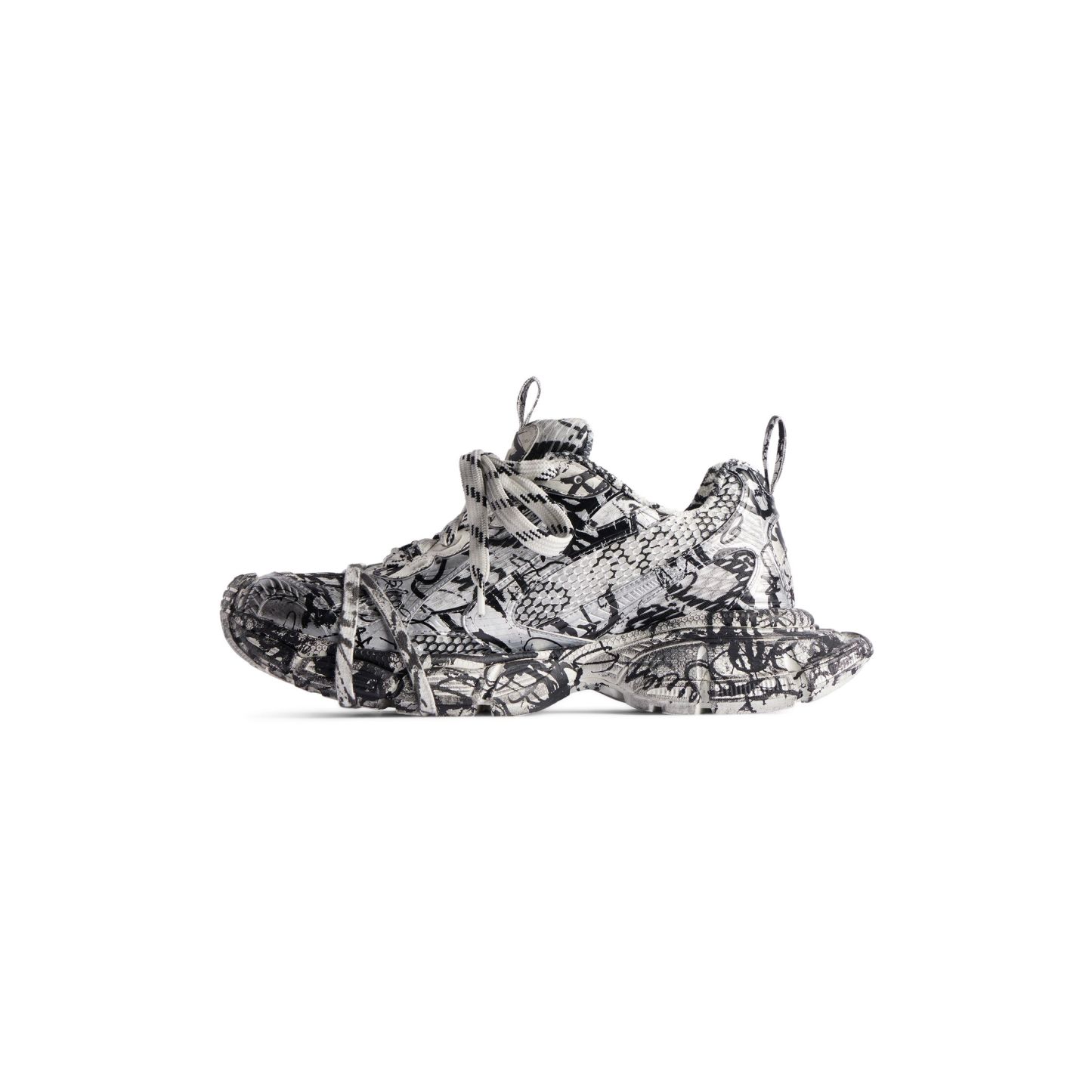 WOMEN'S 3XL EXTREME GRAFFITI SNEAKER IN WHITE/BLACK