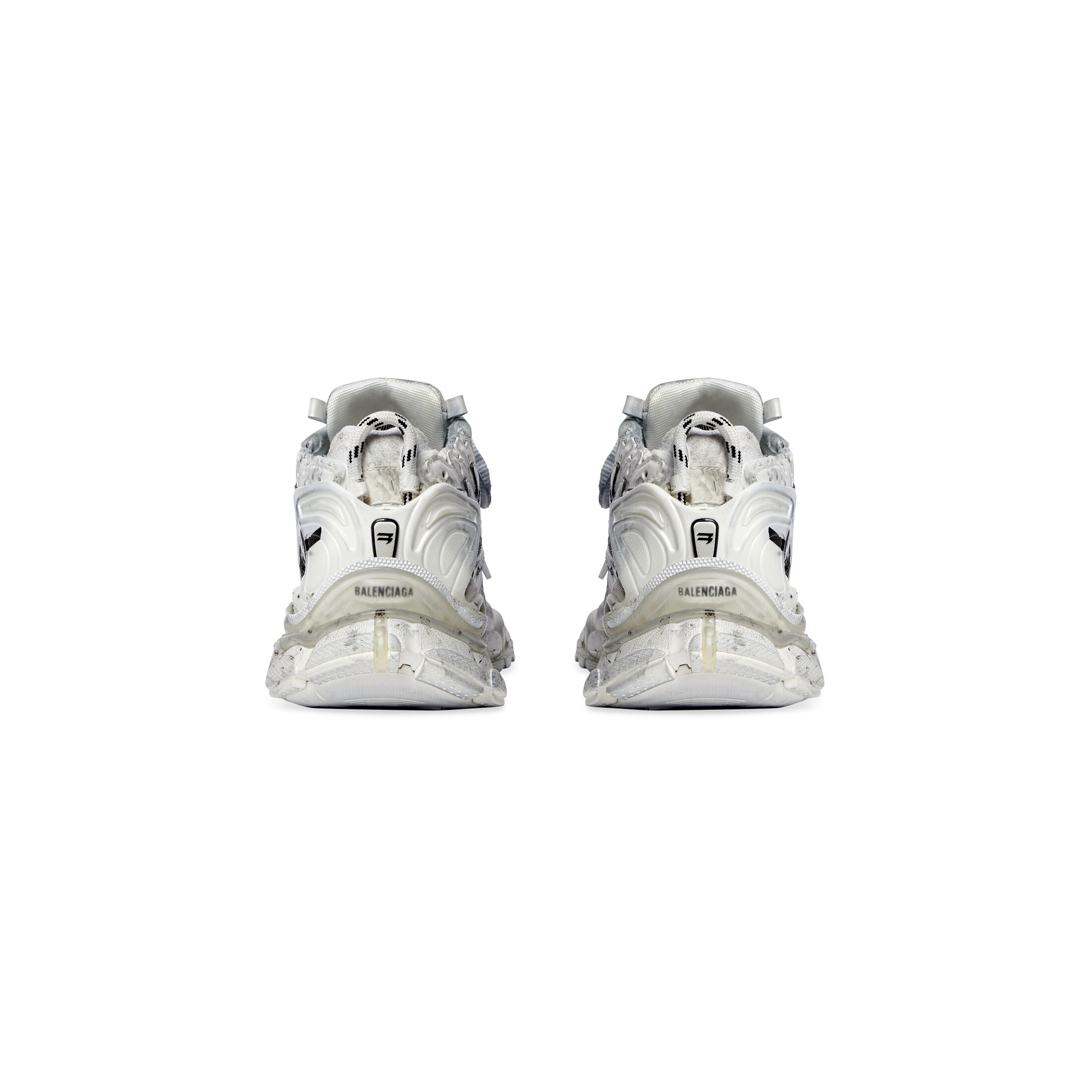 WOMEN'S RUNNER GRAFFITI SNEAKER IN WHITE