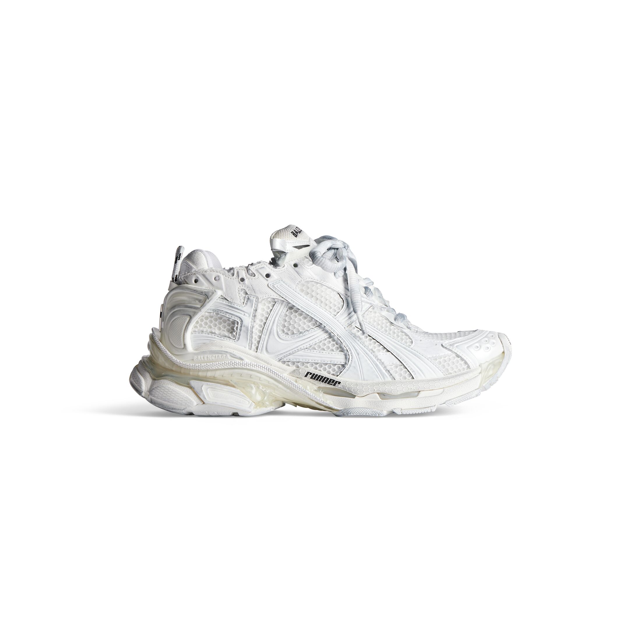 WOMEN'S RUNNER SNEAKER IN WHITE