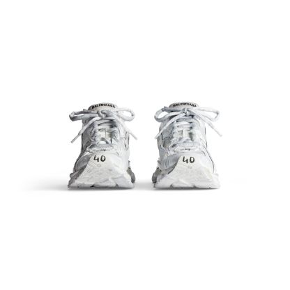 WOMEN'S RUNNER SNEAKER IN WHITE