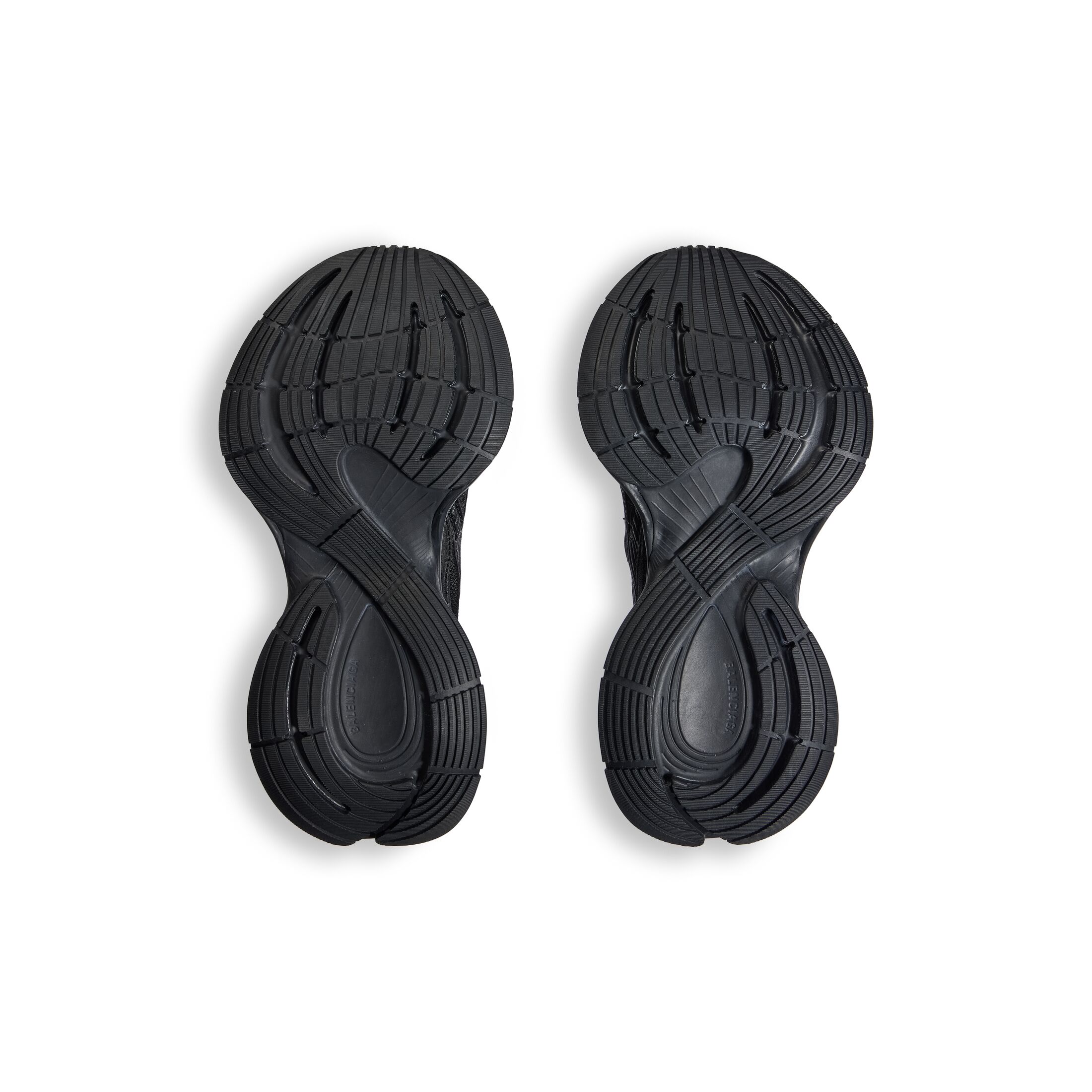 WOMEN'S CIRCUIT SNEAKER IN BLACK