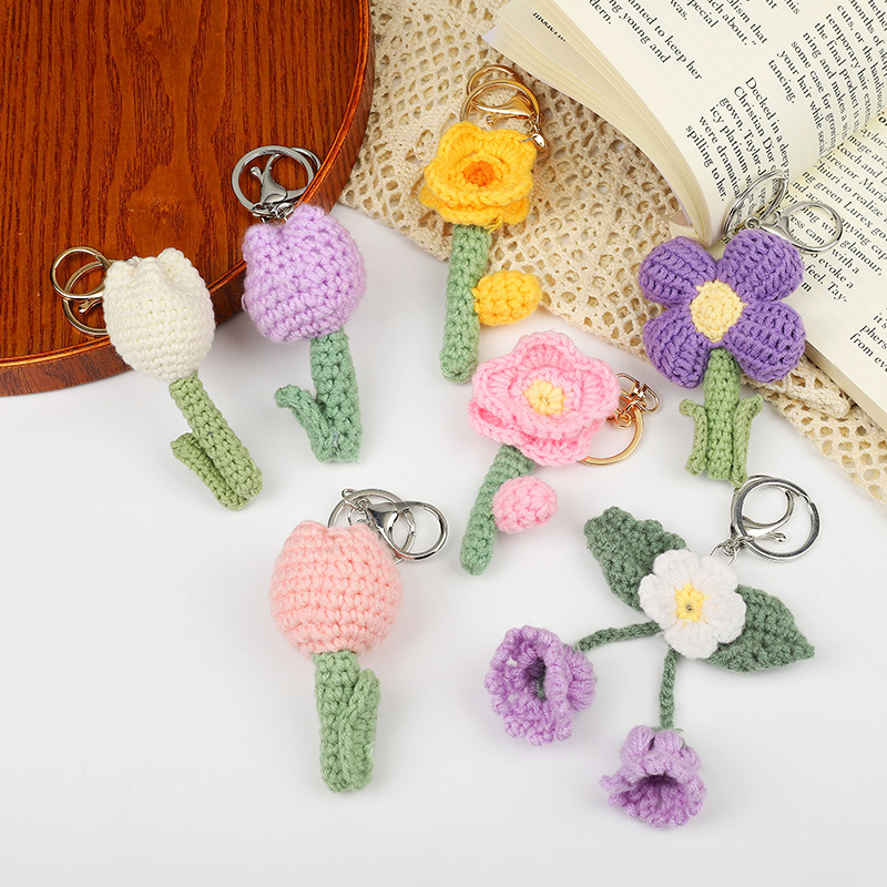 Cute Flower crochet keychain- aesthetic handmade crochet keychain, keyring, gift, bag accessory, bag charm