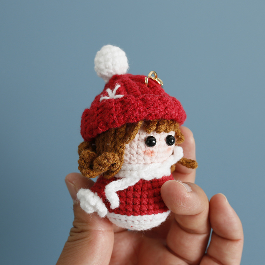 New hand-woven Christmas girl keychain, exquisite woolen crochet cartoon pendant, hand-made bag pendant