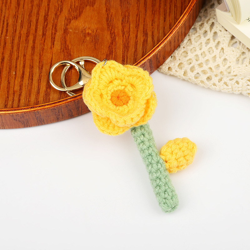 Cute Flower crochet keychain- aesthetic handmade crochet keychain, keyring, gift, bag accessory, bag charm