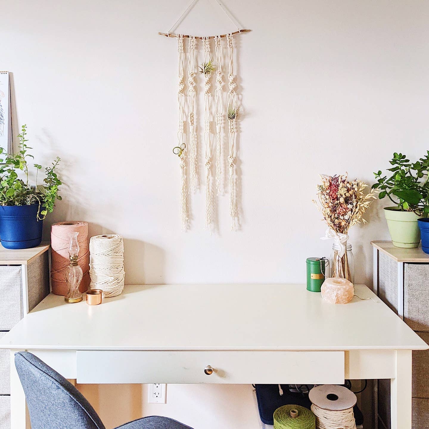 Macrame Wall Hanging For Air Plants/Macrame Air Plant Holder