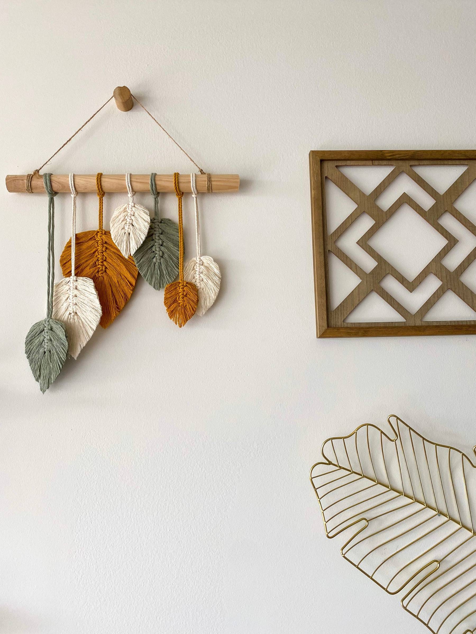 Handmade macrame feathers wall hanging Macrame leaf wall hanger Hanging feathers Home decor Bohemian decoration Wall tapestry hanger