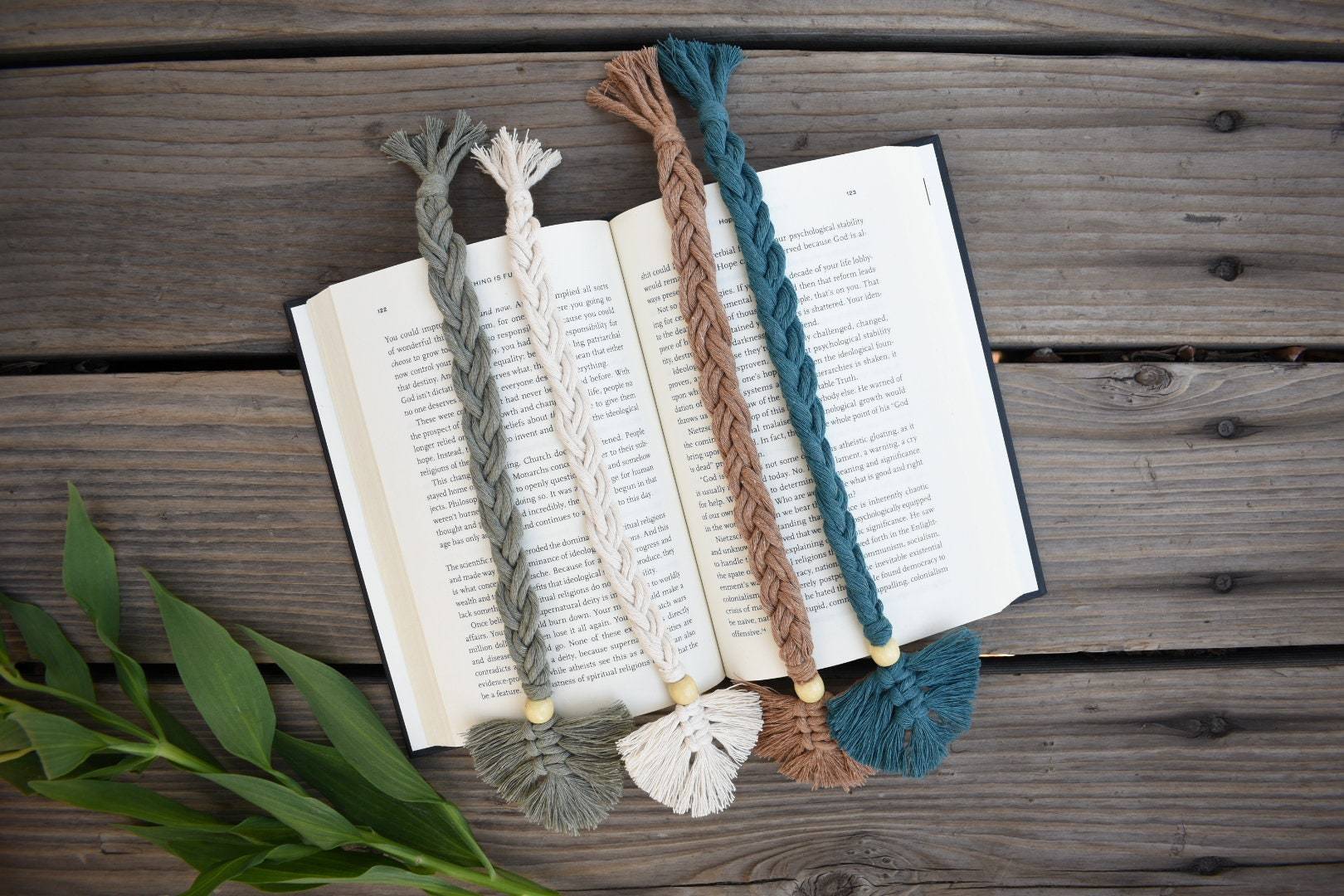 Macrame bookmarks  Boho bookmarks Feather bookmark 4Pcs