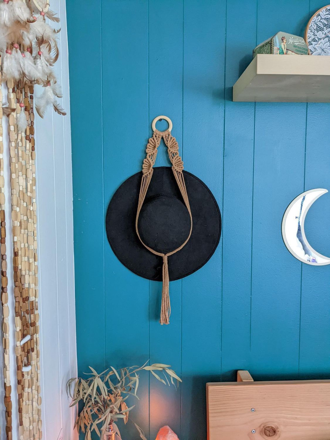 Boho Style Macrame Hat Hanger, Hat Hanger Wall Decor, Hat Rack, Hat Display, Hat Storage, Fall Decor, Boho Decor, Xmas Gifts, Gifts for Her