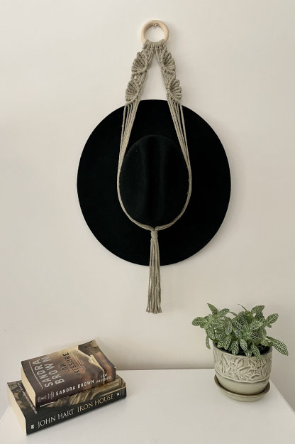 Boho Style Macrame Hat Hanger, Hat Hanger Wall Decor, Hat Rack, Hat Display, Hat Storage, Fall Decor, Boho Decor, Xmas Gifts, Gifts for Her