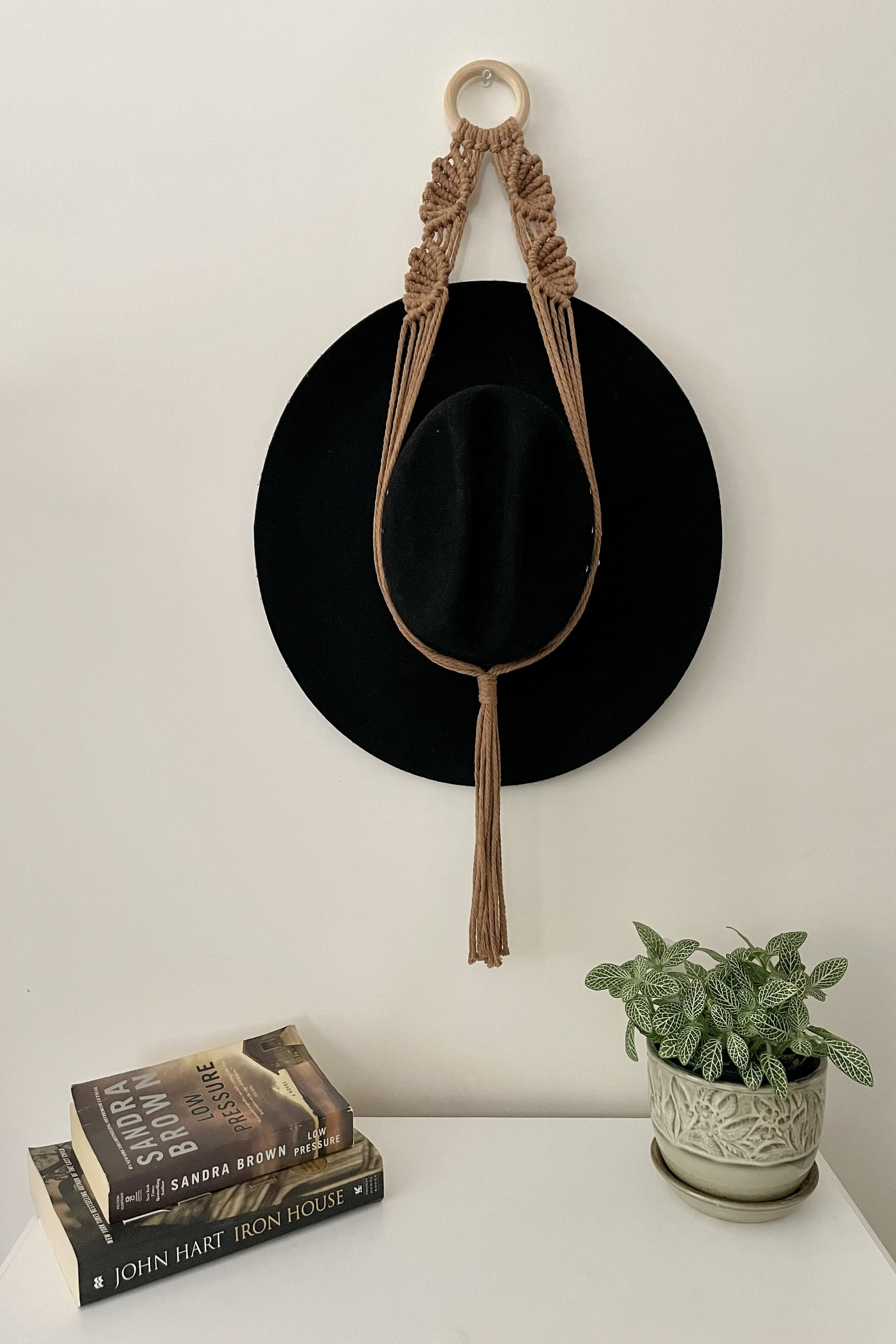 Boho Style Macrame Hat Hanger, Hat Hanger Wall Decor, Hat Rack, Hat Display, Hat Storage, Fall Decor, Boho Decor, Xmas Gifts, Gifts for Her