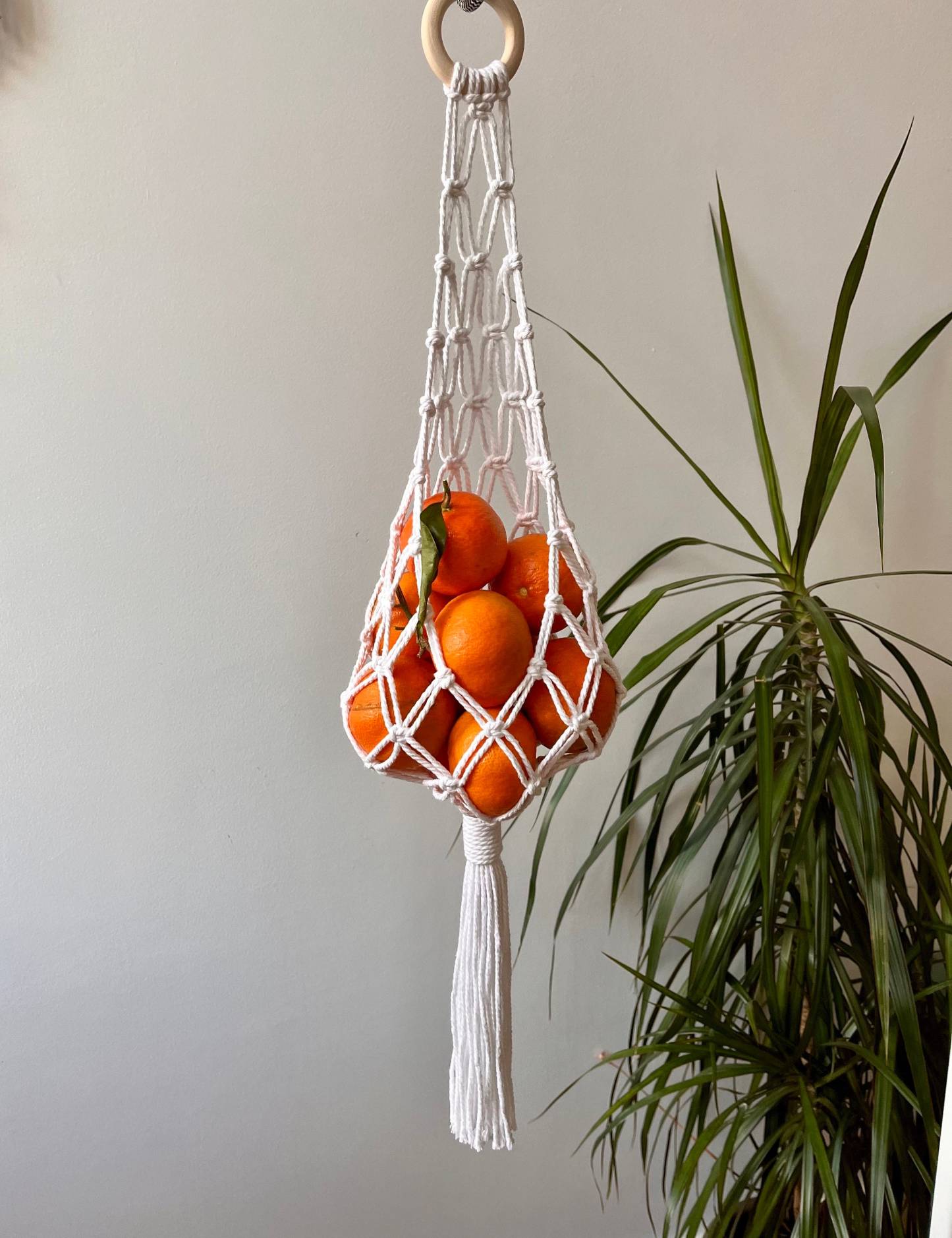 Macrame fruit basket - macrame fruit hanger - hanging basket