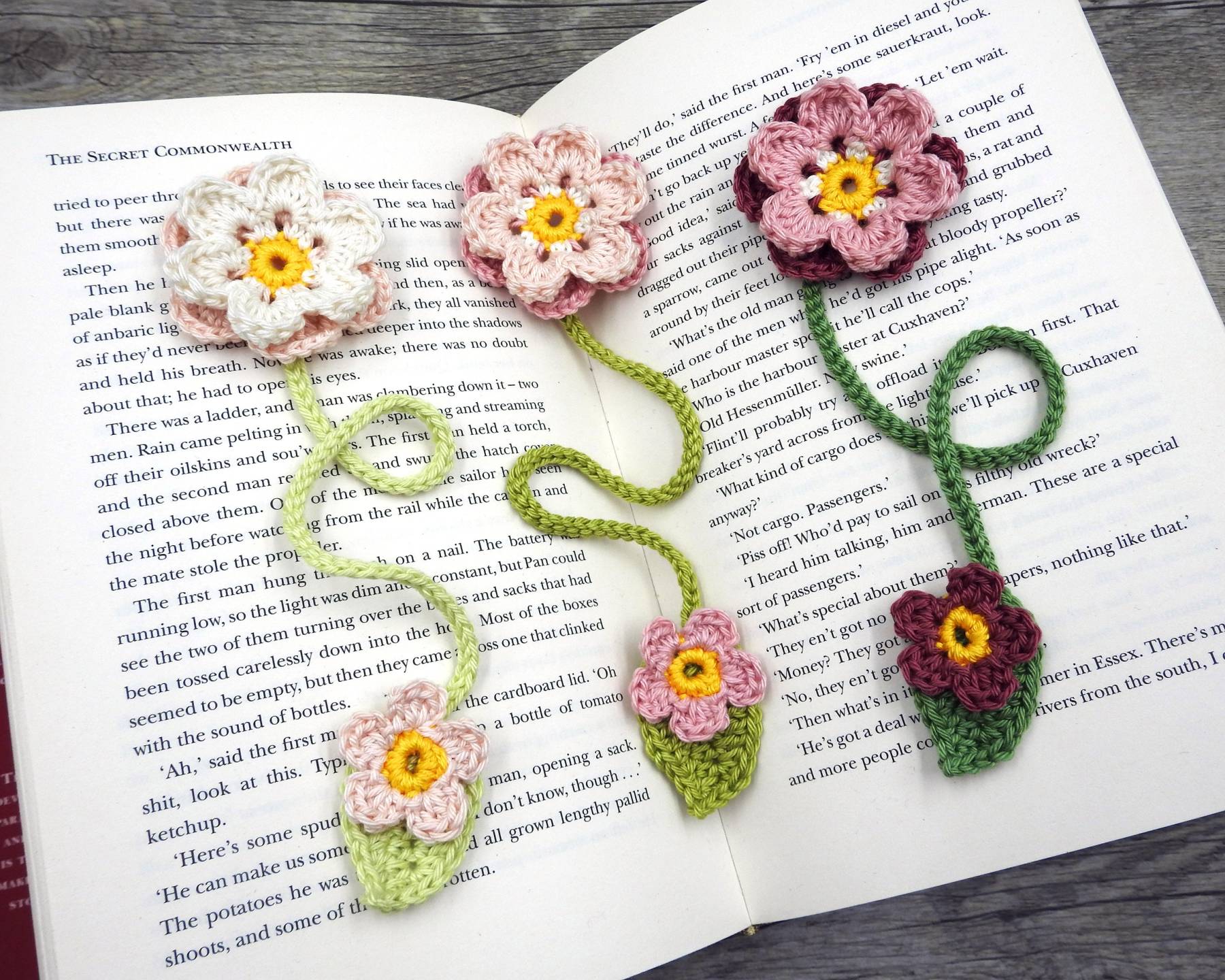 Boho Flower Crochet Bookmark Pattern, Blush Flower Scheepjes Catona Beginner Friendly PDF Pattern, Stem and Leaf Floral Bookmark