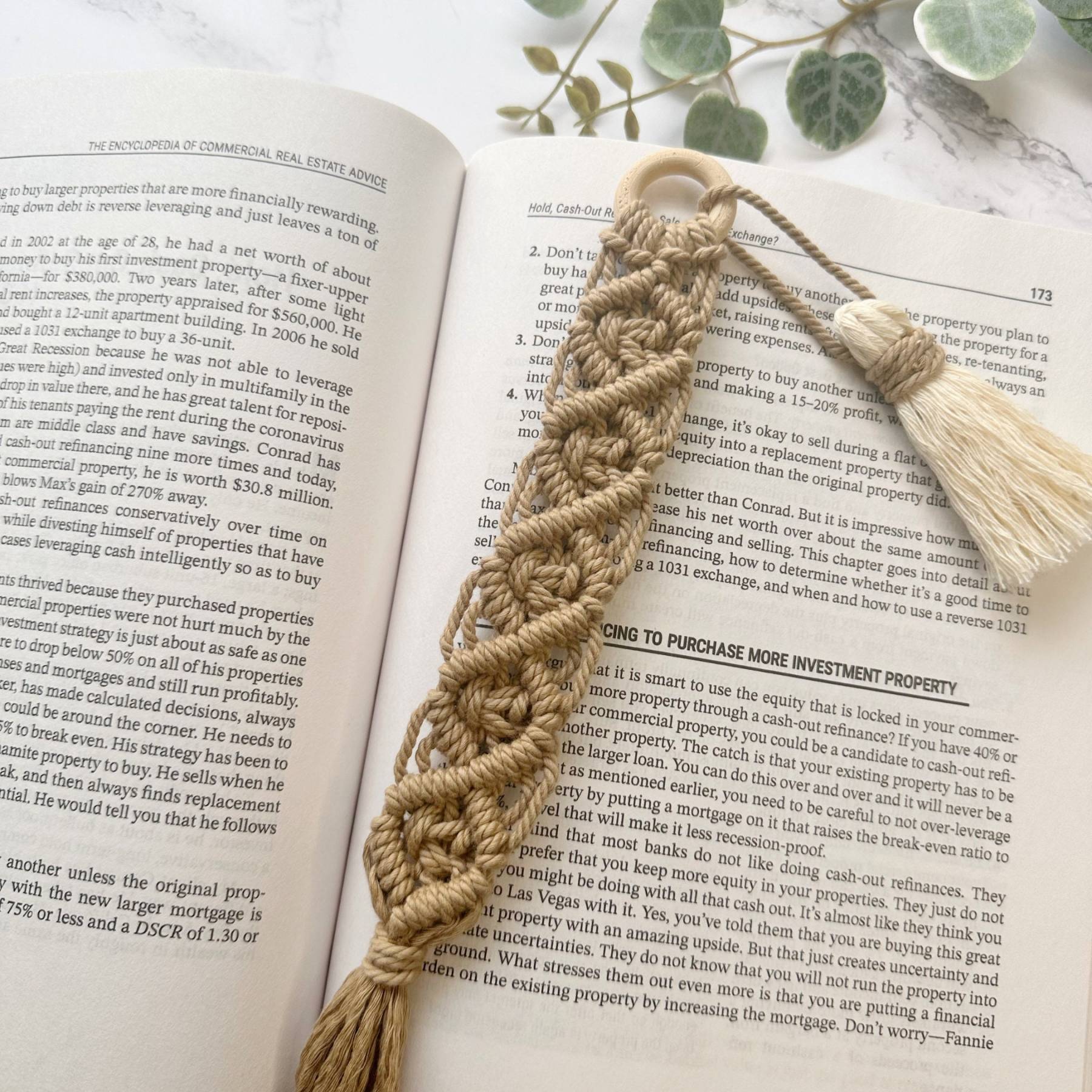 Boho-Chic Macrame Tassel Bookmark: Unique Handmade Design