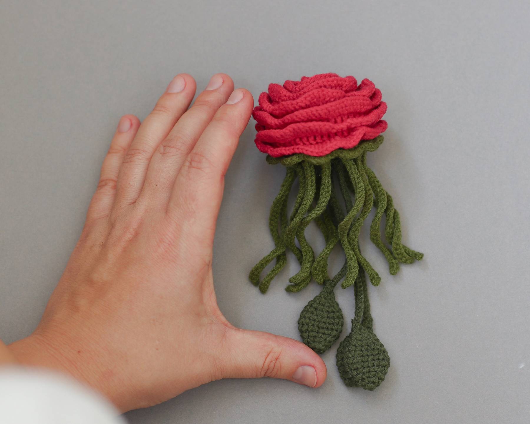 Crochet flowers pattern - Amigurumi Jellyfish Rose - crochet keychain 