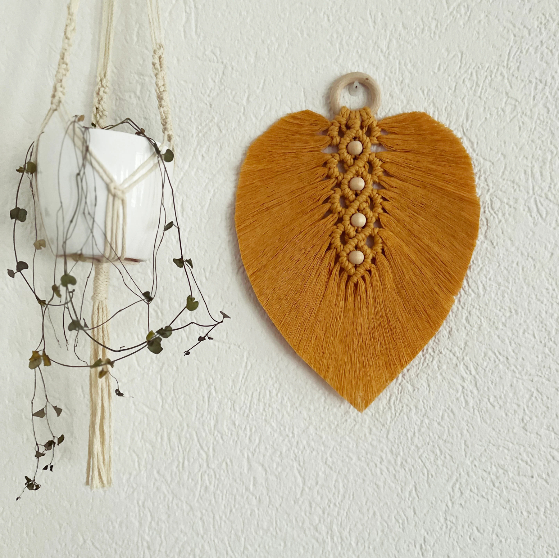 Macrame Feathe Leaf in yellow Boho Macrame