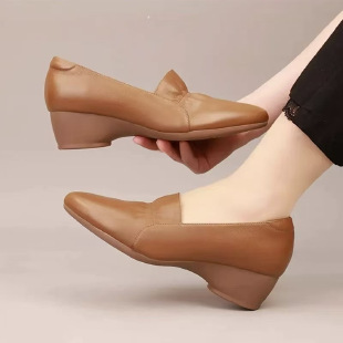 Orthopädische Damenschuhe aus Leder mit weicher Sohle