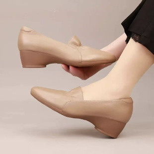 Orthopädische Damenschuhe aus Leder mit weicher Sohle