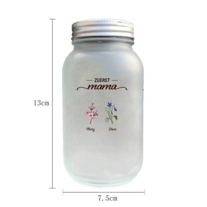 Personalisierte Solar-Glasflasche im Mason-Jar-Stil mit Blumenmotiv – Geschenk „Erst Mama, jetzt Oma“