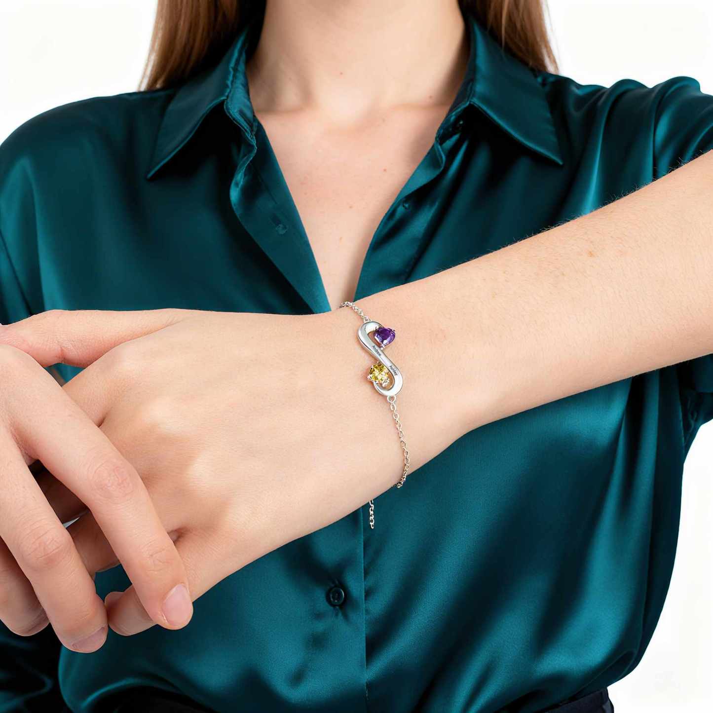 Personalisiertes Infinity Armband mit 2 Namen & Geburtssteinen