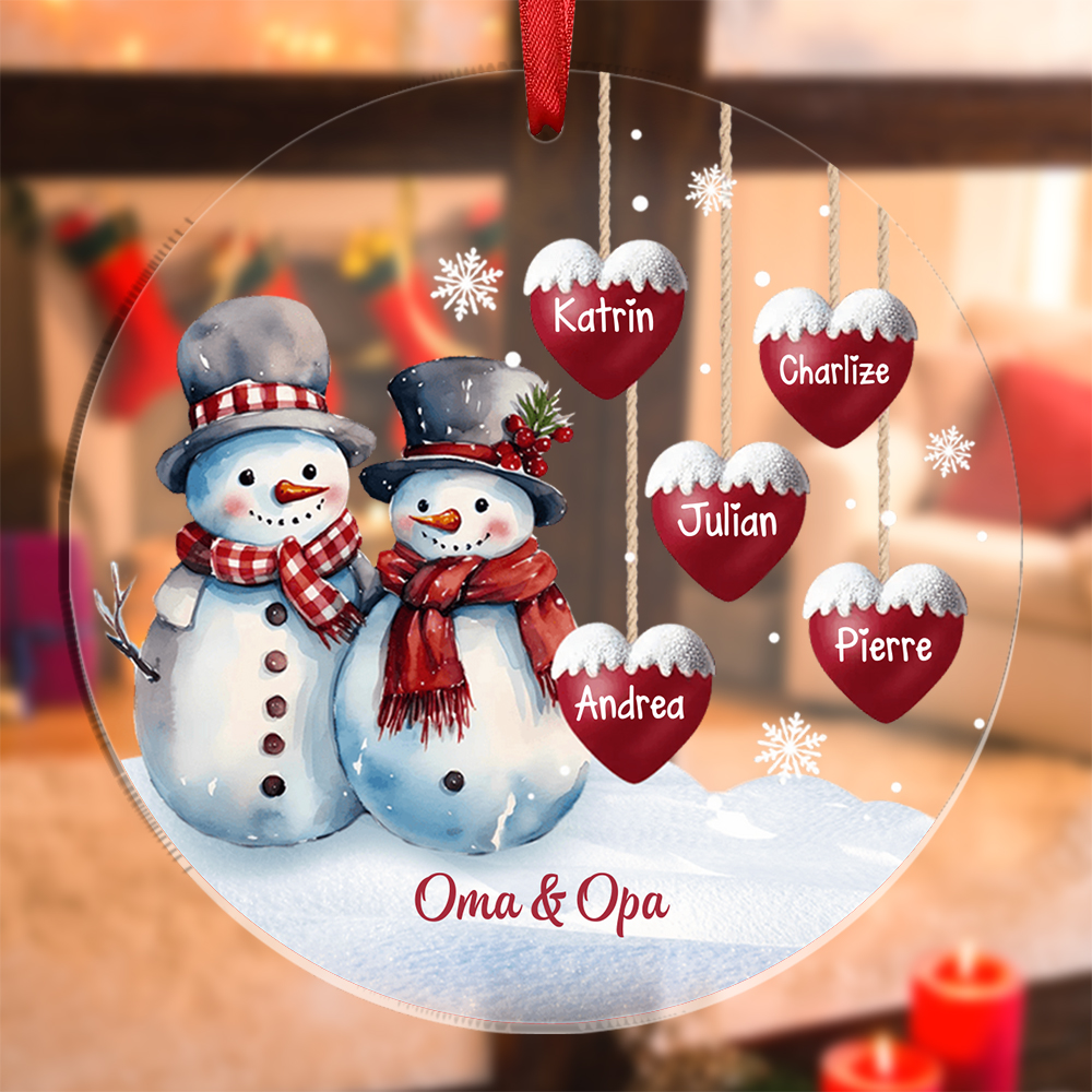 Personalisierte 1-8 Namen Weihnachtsornament Runder Acryl-Anhänger mit Schneemann & Herzen für Oma Opa Großeltern