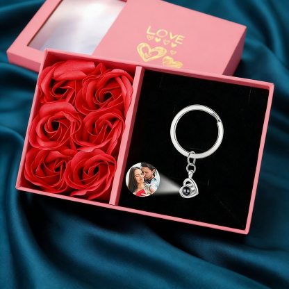 Personalisierter Schlüsselanhänger mit Herz und Projektionsfoto