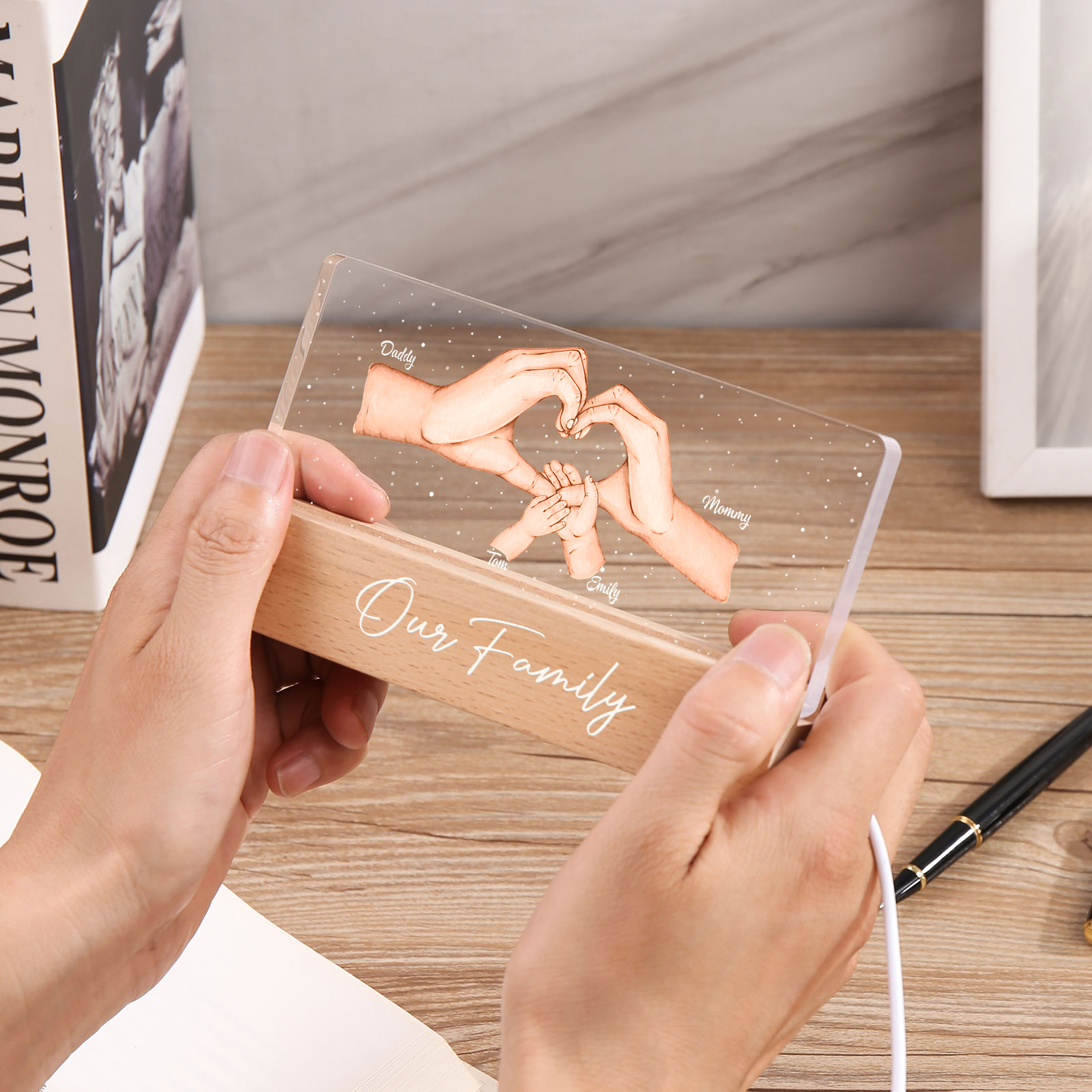 Personalisierte 4 Namen & Text PAPA Hand in Hand Nachtlicht Geschenk für Vater-Unsere Familie