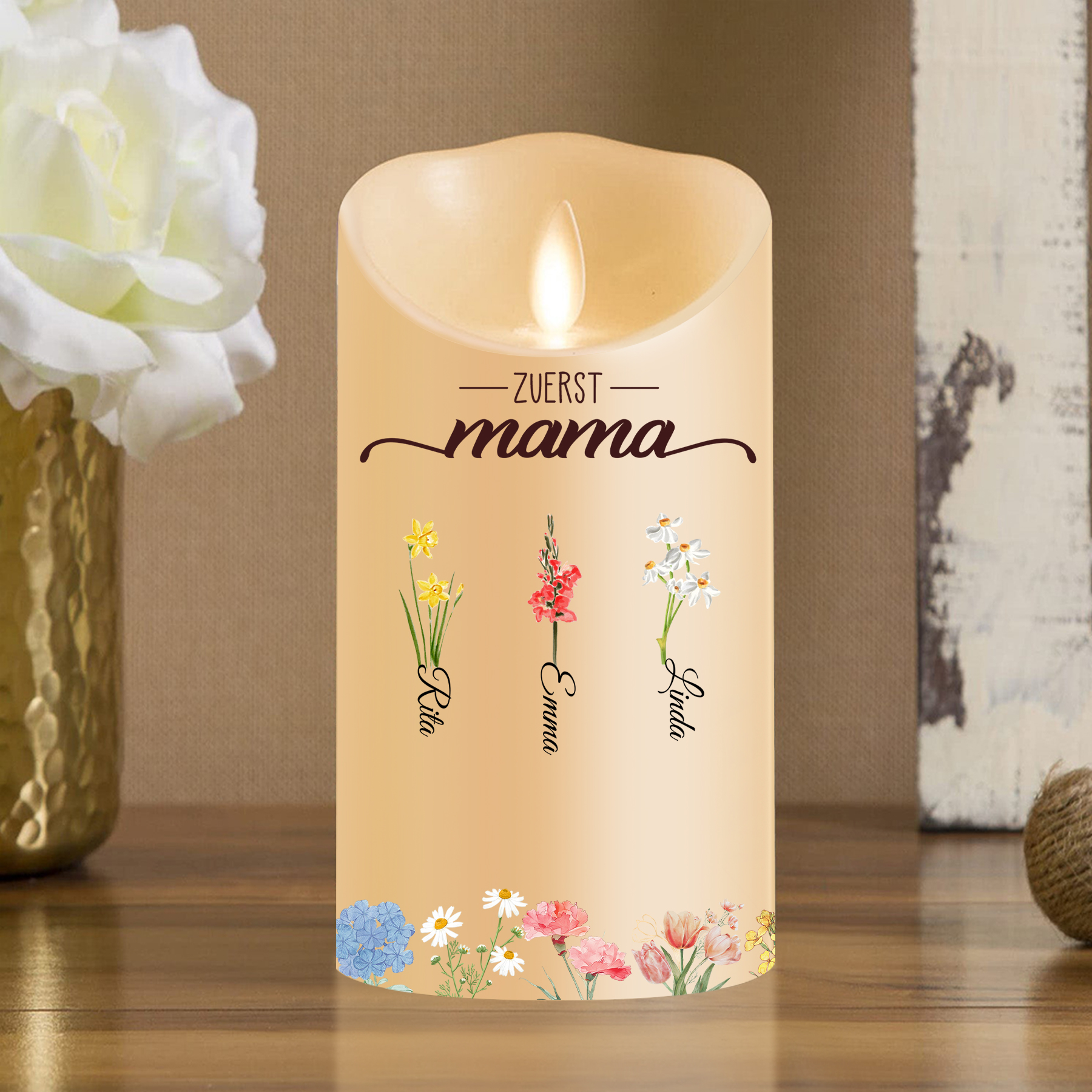 Personalisierbarer Name & Blume LED-Gedenk-Kerze – Zuerst Mama, Jetzt Oma