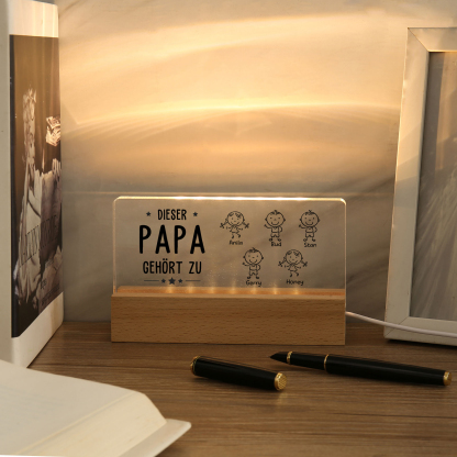 Personalisierte 2-6 Namen & Muster Nachtlicht Geschenk für Vater-Diese Papa gehört zu........