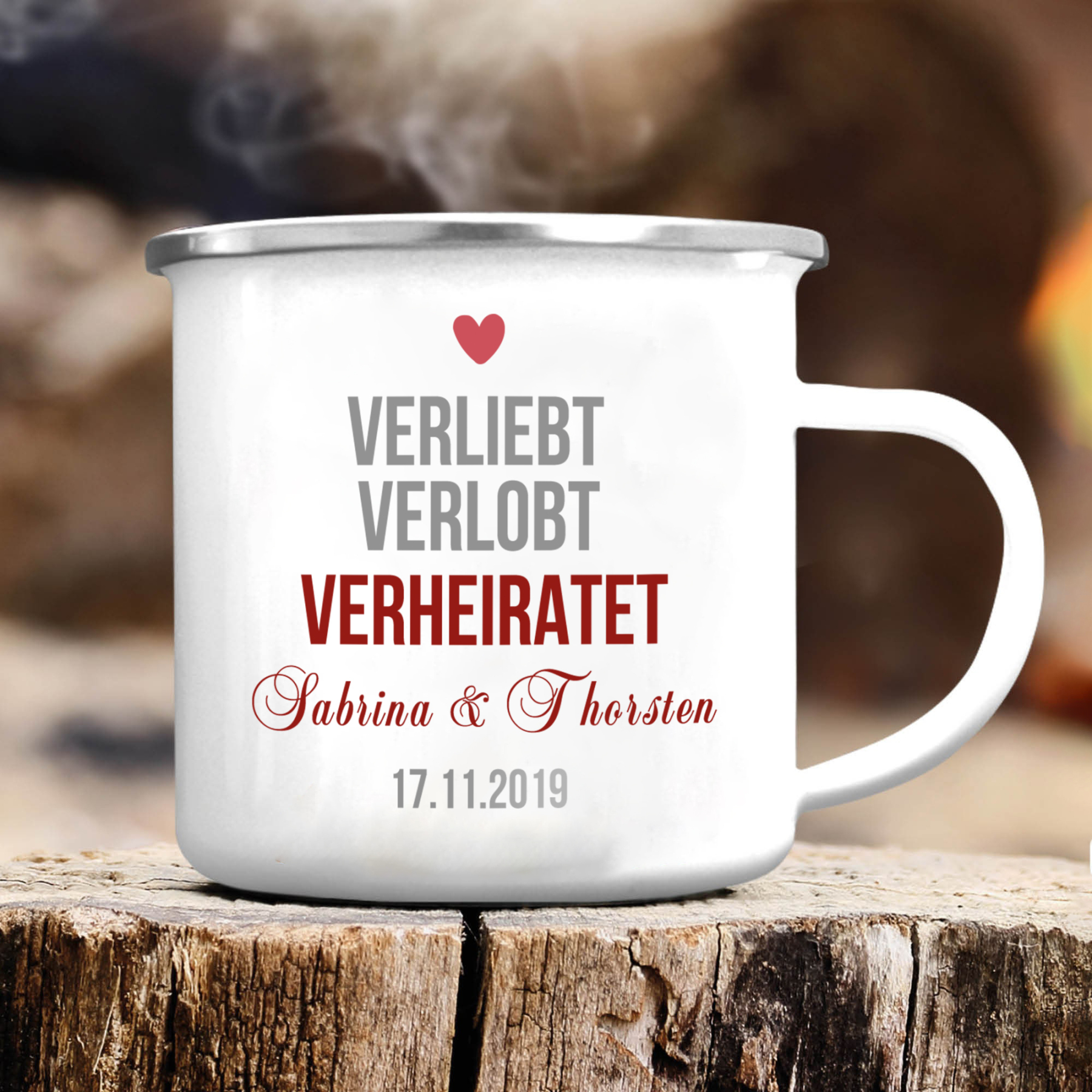 Emaille Tasse-Personalisierter Text & Datum-Verliebt Verlobt Verheiratet-Emaille Becher für Paare