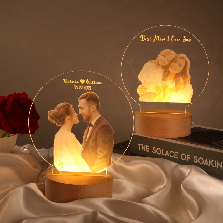 Personalisiertes Foto & Text Rund Nachtlicht – Nachtlampe mit Farb- oder Schwarz-Weiß-Foto für Paar