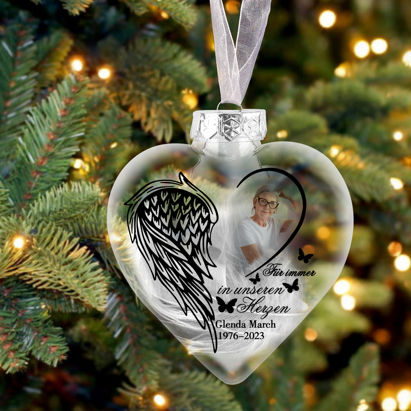 Personalisierbare 2 Texte & Foto Andenken Weihnachtsornament-Für immer in unseren Herzen-Herz Weihnachtskugeln mit der Feder Weihnachtsgeschenk