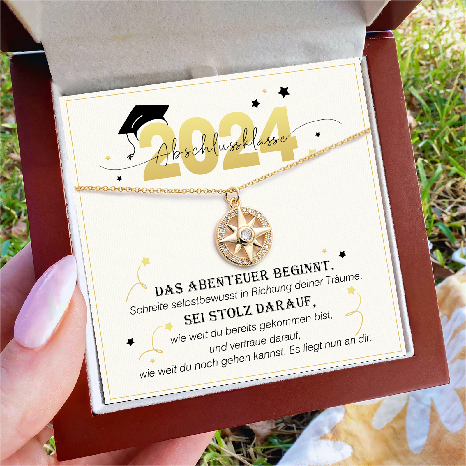 Damen Kompass Halskette -2024 Abschlussjahrgang Schreite selbstbewusst in  Richtung deiner Träume-Geschenk mit Nachrichtenkarte – Kettenmachen, image size:1600x1600