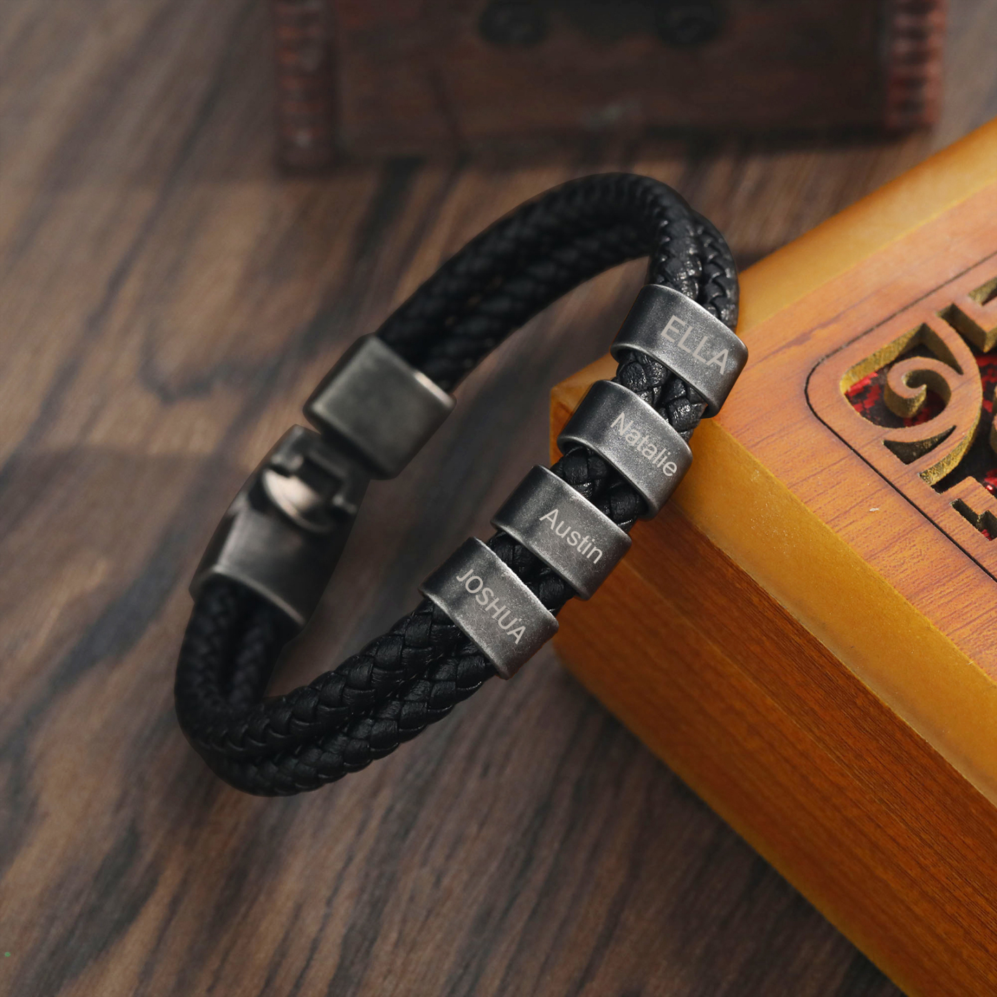 Personalisiertes Herren 4 Namen Leder Vintage Armband mit Edelstahl Perle