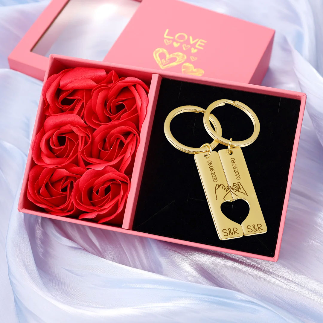 Personalisierte Partner-Schlüsselanhänger im 2er-Set mit Herz-Puzzle und individueller Gravur