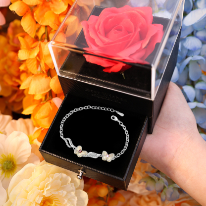 Personalisierte 2 Namen & 2 Geburtssteine Schmetterling Armband mit Zirkonia