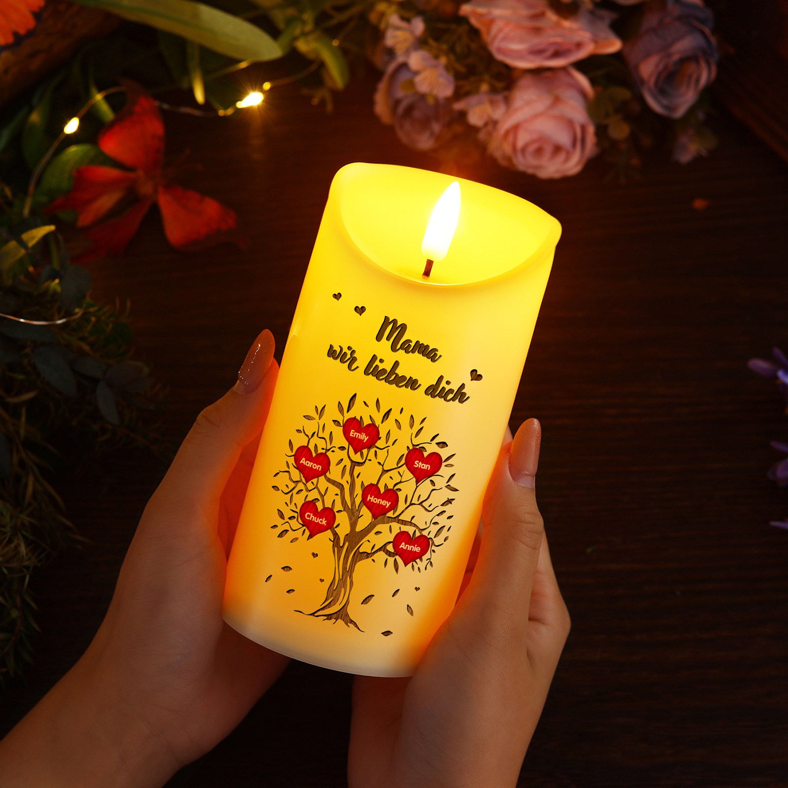 Personalisierbare LED-Kerze Baum mit 6 Namen & Text - Mama wir lieben dich