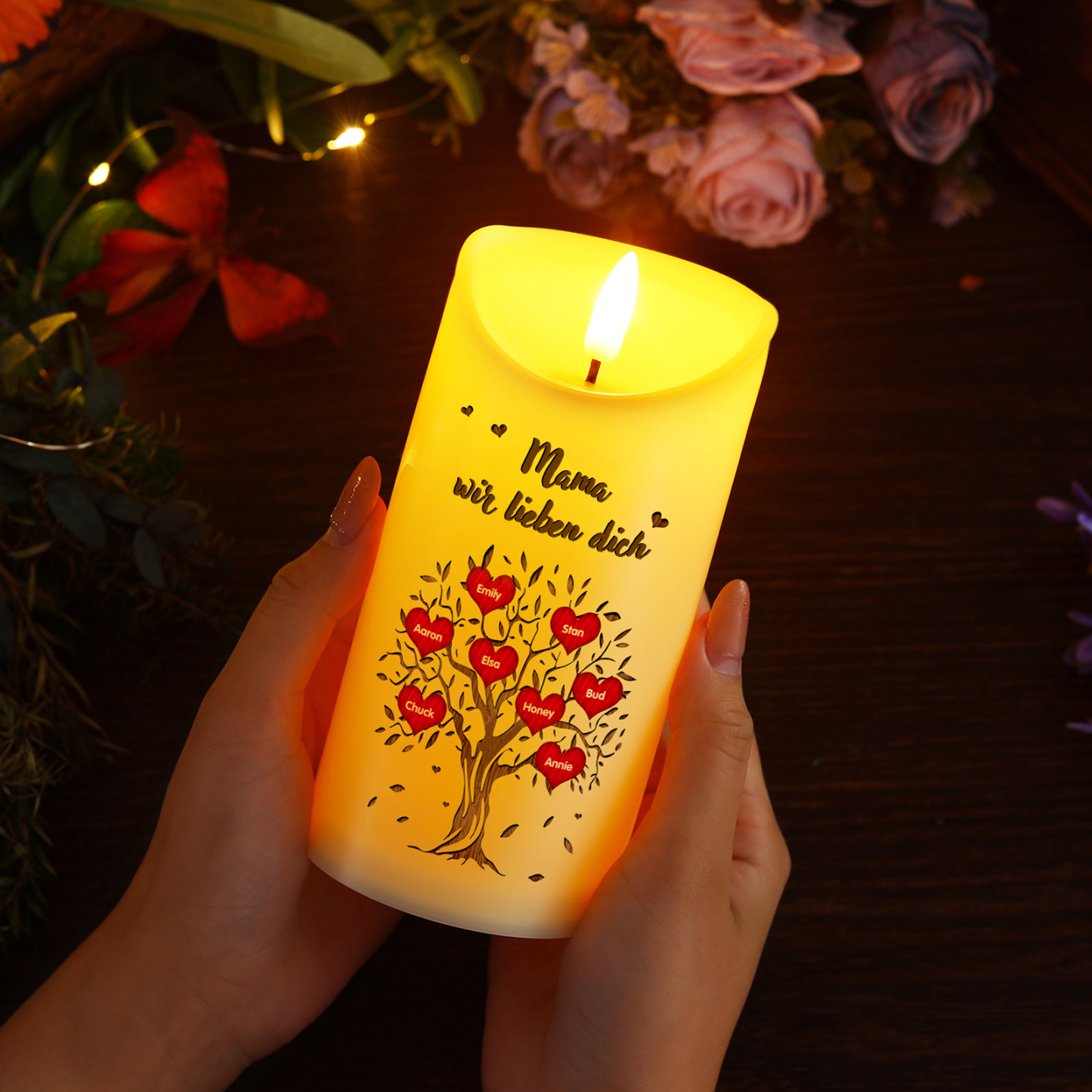 Personalisierbare LED-Kerze Baum mit 8 Namen & Text - Mama wir lieben dich