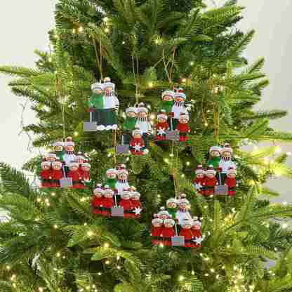 Holz Personalisierte 4 Namen & Jahr Schneeschaufelteam Weihnachtsornament Weihnachtsbaum Anhänger mit 4 Familienmitgliedern