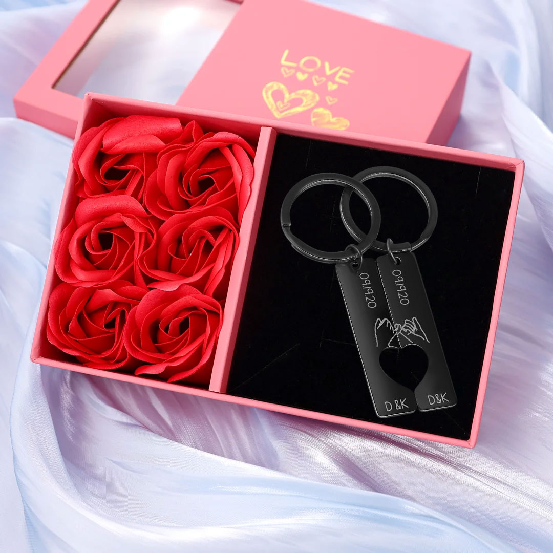 Personalisierte Partner-Schlüsselanhänger im 2er-Set mit Herz-Puzzle und individueller Gravur