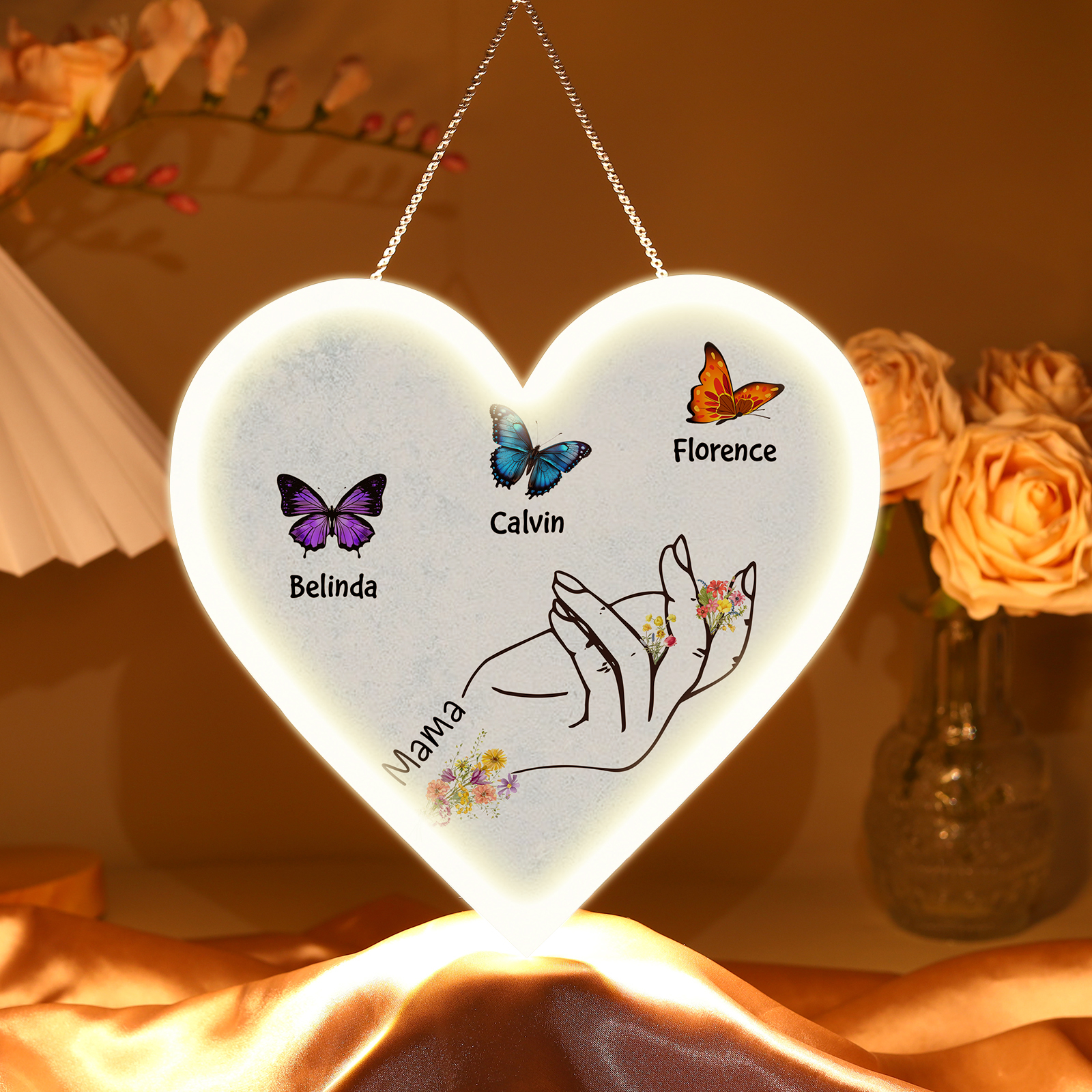 Personalisierte 3 Namen & Text Schmetterling auf der Hand Herz Ornament Licht Acryl Hängender Geschenk für Mutter