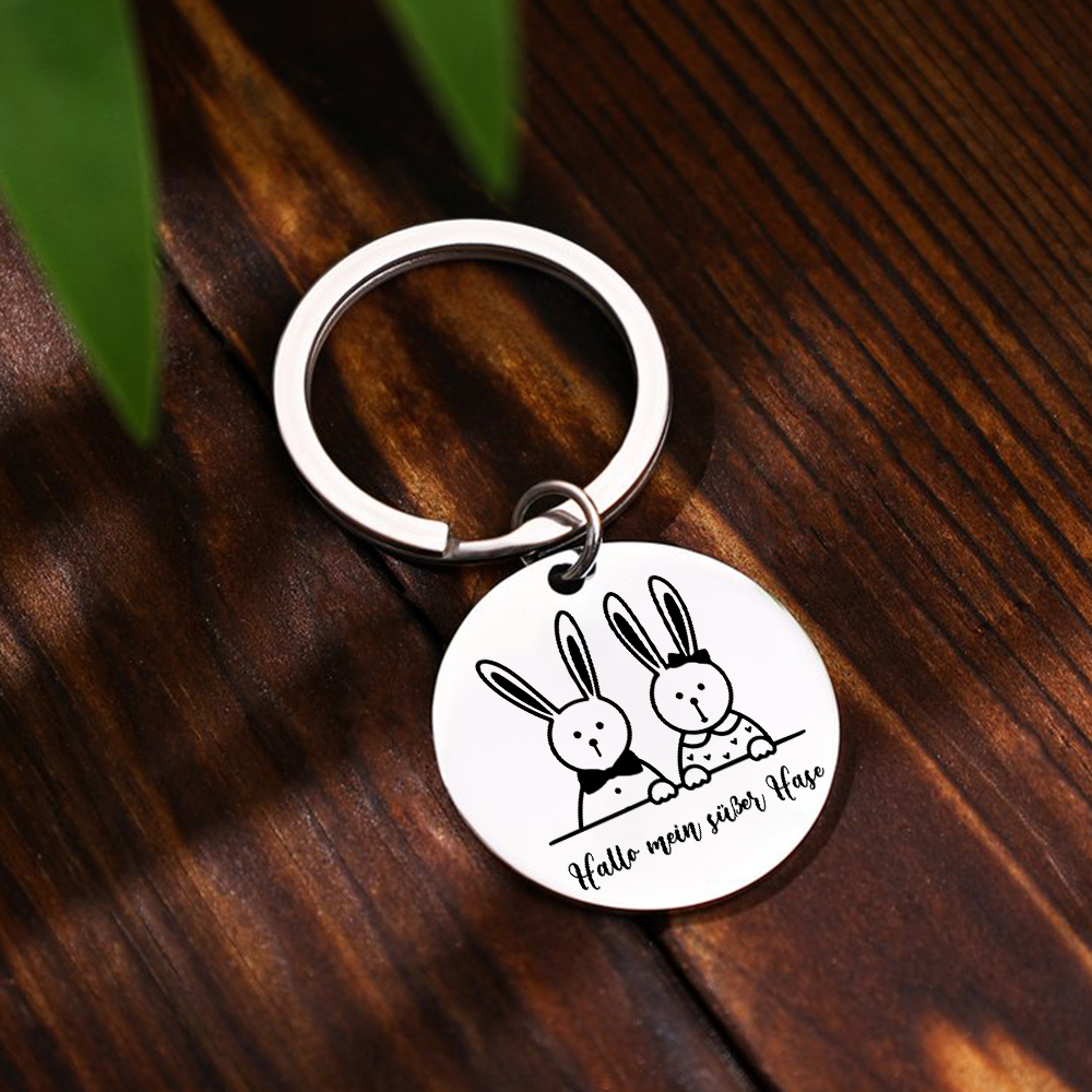 Personalisierbarer Text Rund Metall Hase Schlüsselanhänger – Geschenk mit Nachrichtenkarte für Paar