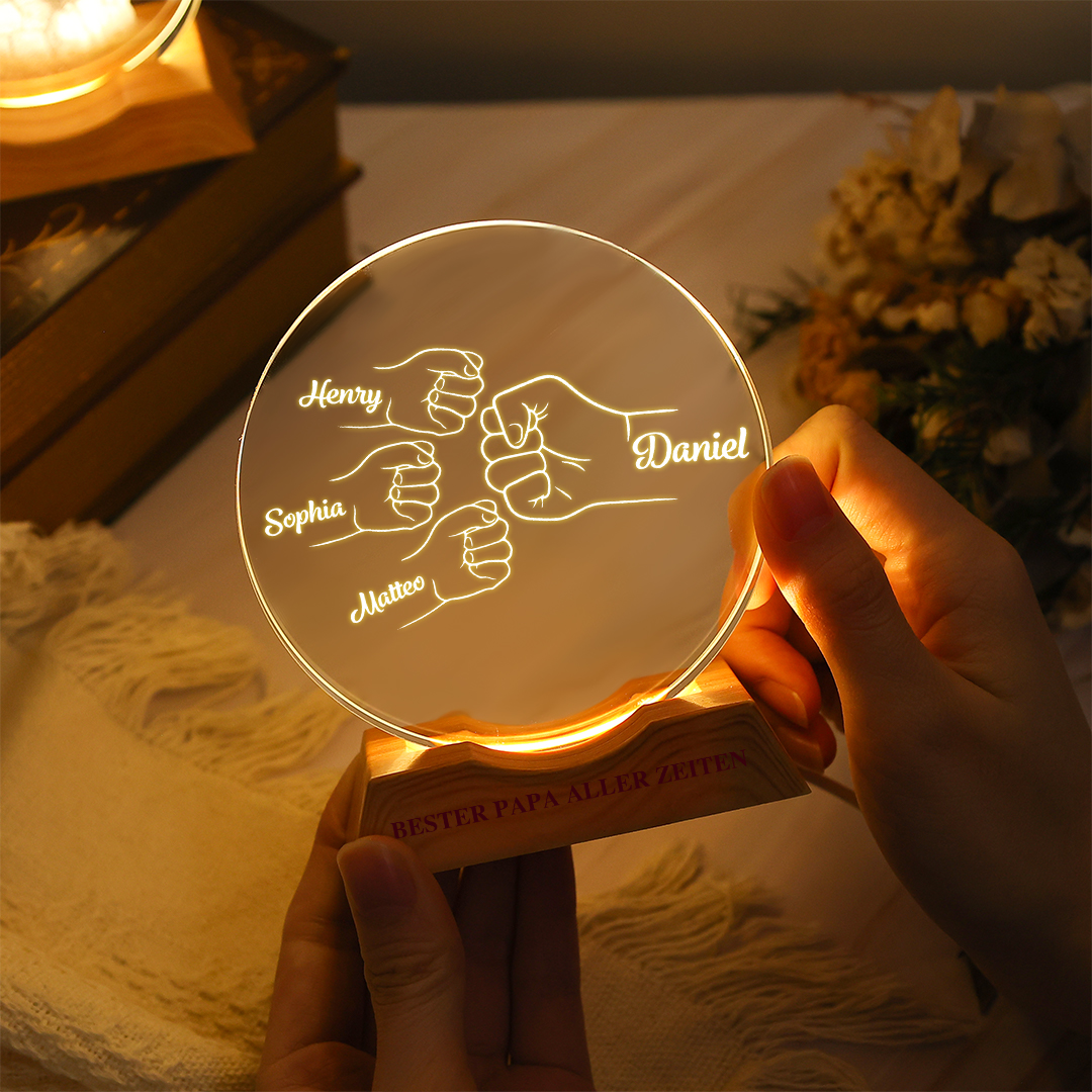Personalisiertes LED-Nachtlicht aus Kristall für Papa mit 1–6 Namen und Fist-Bump-Motiv