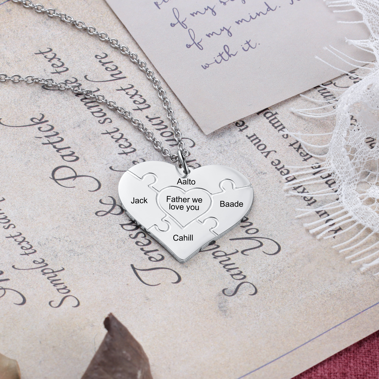 Personalisierte Herz-Puzzle-Halskette mit 4 Namensgravur